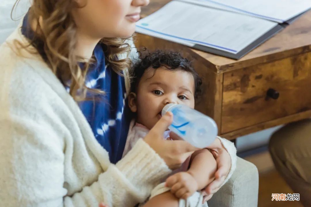 1岁内的宝宝奶量应该如何安排？什么情况是厌奶了？