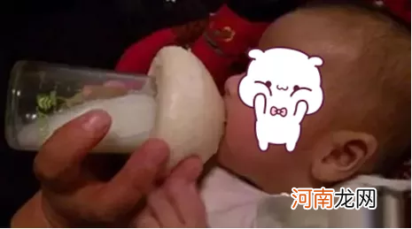 婴儿很饿但是抗拒吃奶瓶 宝宝不吃奶瓶怎么办