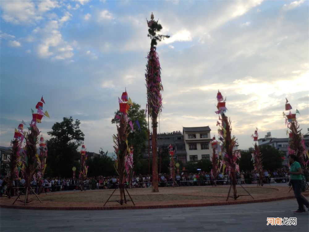 达幕大会是哪个民族的传统活动 火把节哪个民族的节日风俗