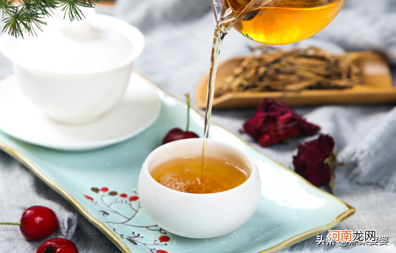 喝菊花茶的功效与作用 适合冬季喝的12种养生茶