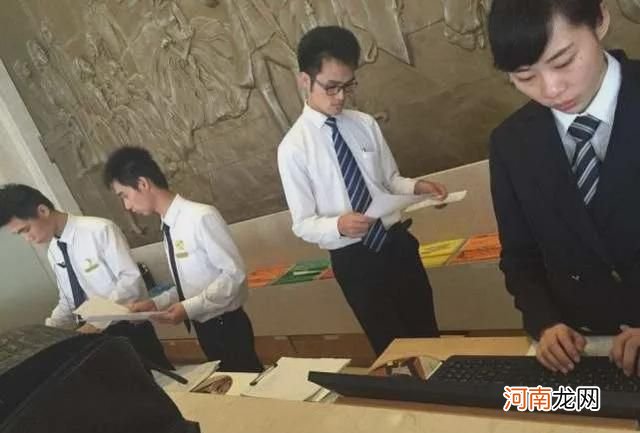 警察能查跟谁开的房么 警察都会查自己的女朋友吗