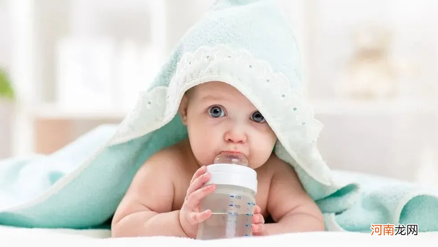 医生为啥建议宝宝 1 岁以后必须戒奶瓶？3 个风险一定要了解