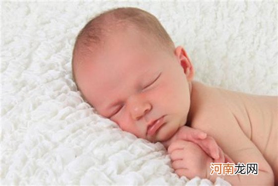 刚出生的婴儿总是睡觉 不吃不喝真的不饿吗？