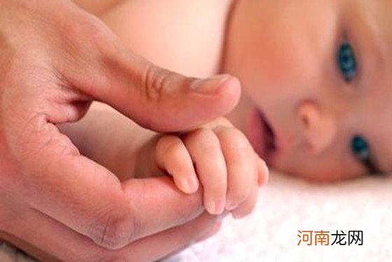 刚出生的婴儿怎么照顾的方法 是新手宝妈必学的新技能