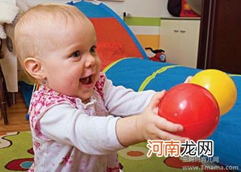 新生儿多大会笑 一般宝宝多大能被逗笑 宝宝笑与智力发展有关