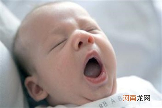 新生儿经常打嗝放屁 肚子咕噜噜响竟是吃多了的表现