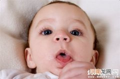 宝宝一咳嗽不要马上用止咳药水 治疗不要走入两个误区