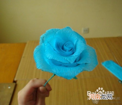 幼儿手工制作皱纹纸玫瑰花 三八妇女节送给妈妈的礼物