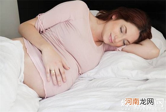 孕妇睡什么床有讲究 3分钟科普孕妇可以睡席梦思吗