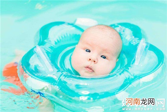 新生儿多少天可以游泳 新生儿有游泳的注意事项
