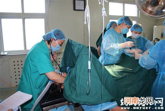 谈谈剖腹产小常识：剖腹产伤口纱布多久拿掉