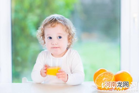 橙汁富含丰富的维生素C6个月宝宝可以喝橙汁吗