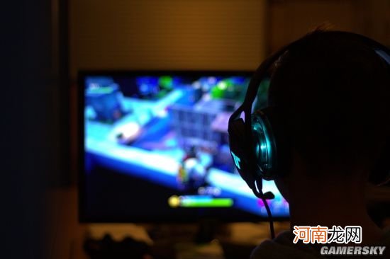 中国电竞用户年底将达5.2亿 年营收超1400亿