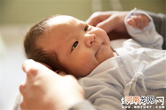 秋季婴幼儿腹泻该怎么办 坚持母乳喂养很重要