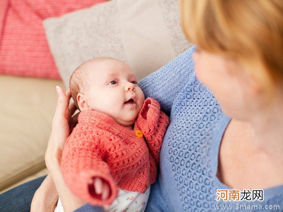 如何科学护理新生宝宝的头部