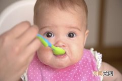 六个月的宝宝吃什么辅食好 其实你可以这样做