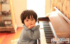 孩子学钢琴真的越好吗 孩子学钢琴的最佳年龄是几岁