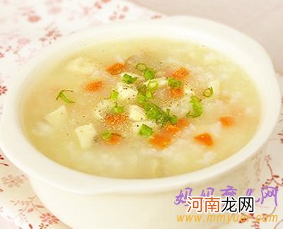 6-9个月宝宝食谱：番茄土豆鸡末粥