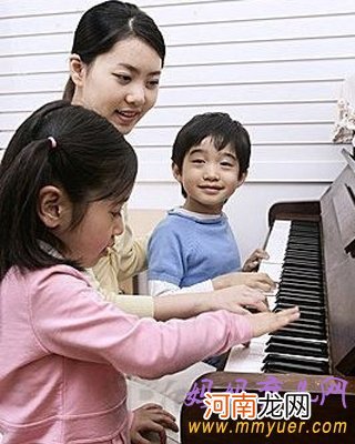 孩子从小学钢琴 促进智力开发培养耐力