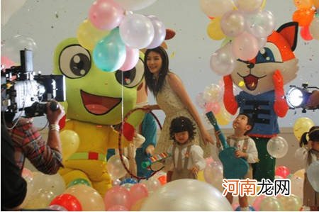 陈慧琳与十强宝宝拍摄《七色梦想》MV 母爱泛滥
