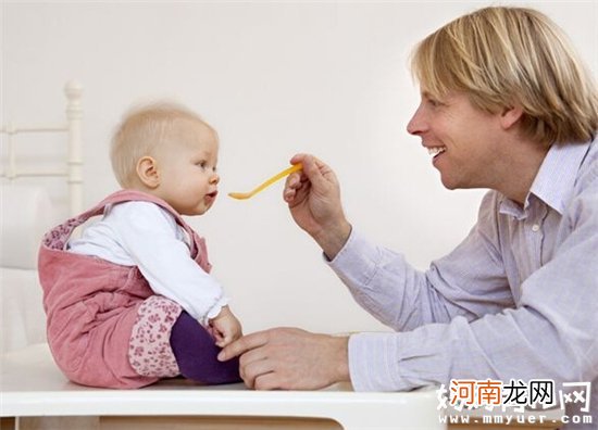 宝宝总是便秘怎么办 妈妈注意合理饮食很关键