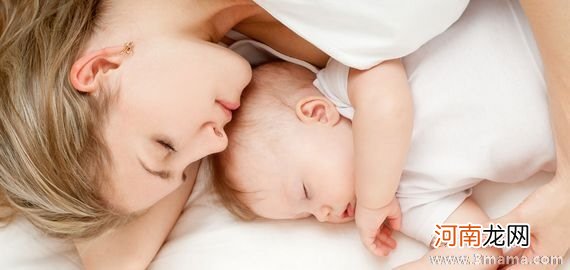 婴儿睡觉到底要不要枕头 小心这些误区危及宝宝健康!