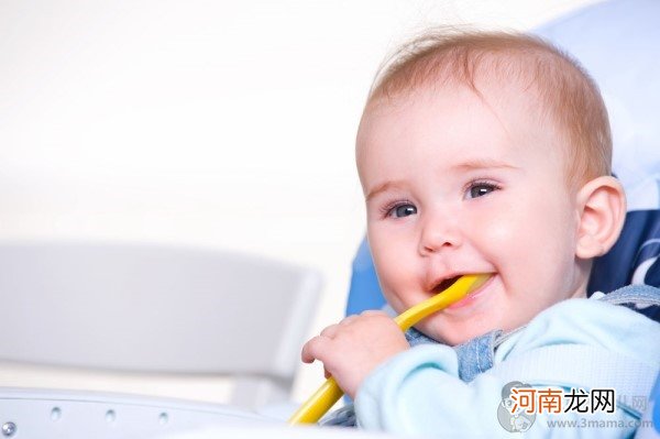 婴儿米粉用什么水冲 用错水小心宝宝身体中毒