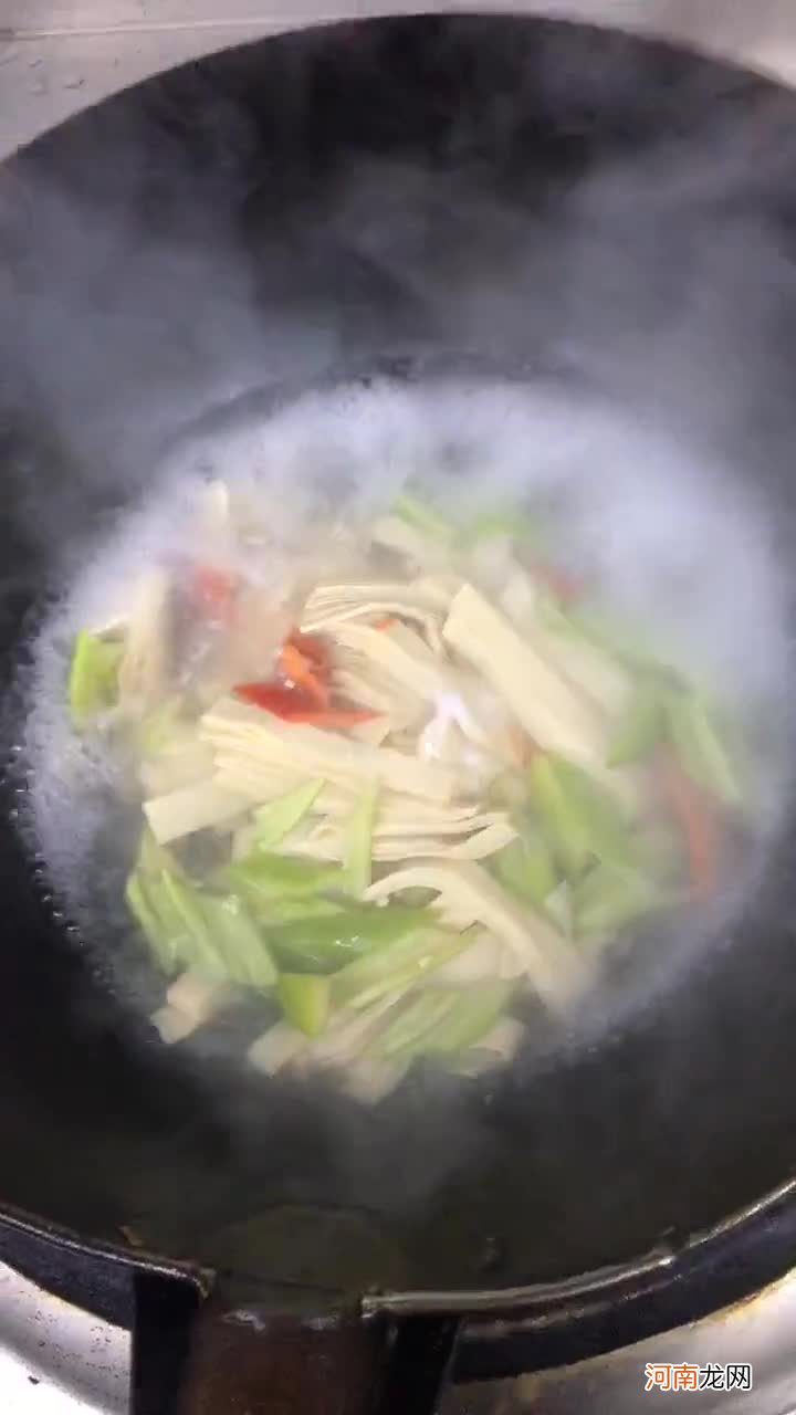 干豆腐炒辣椒的简单做法 干豆腐尖椒怎么做好吃