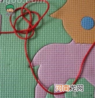幼儿手工制作：手工编织新年彩绳