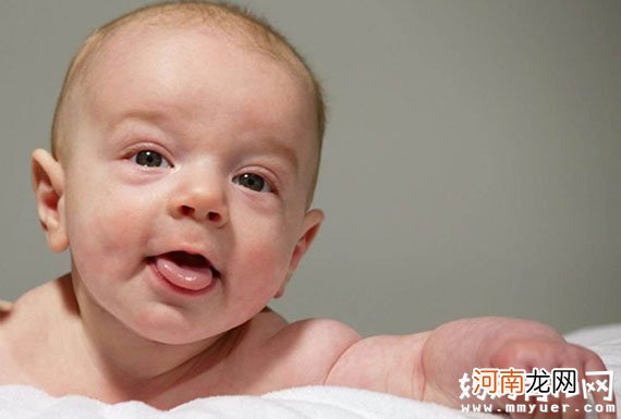 婴儿脸上起小红点伤不起 既像湿疹又像痱子怎么办？