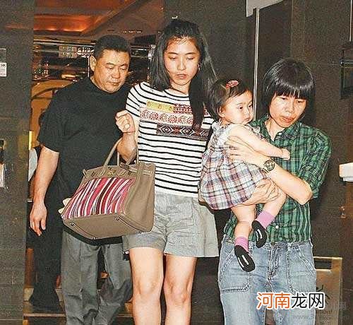 李嘉欣嫉妒甘比是因为刘銮雄吗？甘比个人资料背景上位历程大揭秘