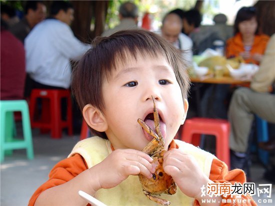 宝宝能吃螃蟹吗 如何判断宝宝是否因吃螃蟹而过敏呢