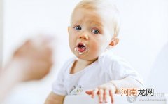 婴儿辅食添加 注意预防食物过敏