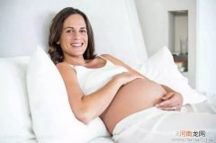 孕妇学产前的辅助动作助分娩