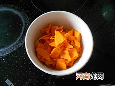 附图 1-3岁宝宝食谱——美味南瓜饼的做法步骤