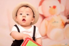 宝宝缺钙通常有哪些表现 婴儿补钙吃什么好呢？