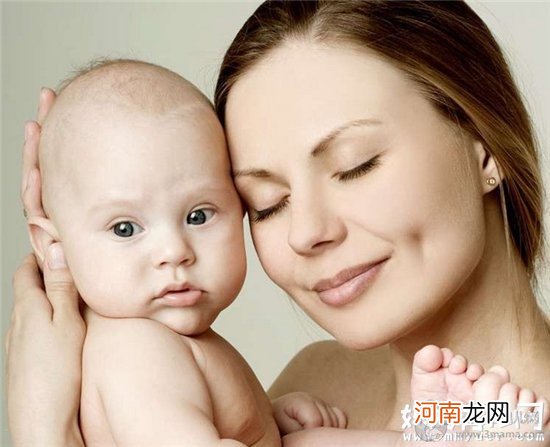 三个月的宝宝能竖着抱吗 护理三个月宝宝的注意事项