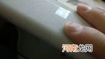 指甲有横纹是怎么回事