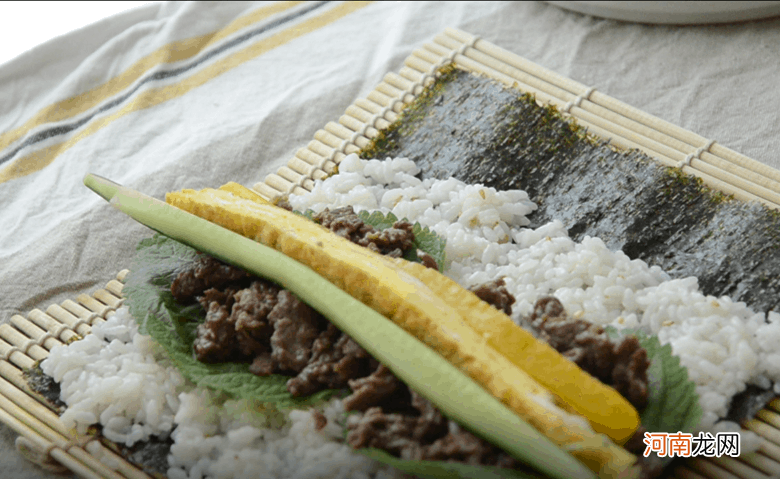 正宗紫菜包饭做法 韩式紫菜饭团的做法