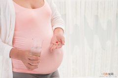 哺乳期来例假，母乳随之减少，咋办？