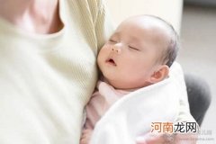 宝妈喂夜奶,再困也要避开这些错误做法,喂母乳和奶粉的都得注意