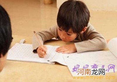 6岁前写字不利发育？孩子多大开始学写字最好？