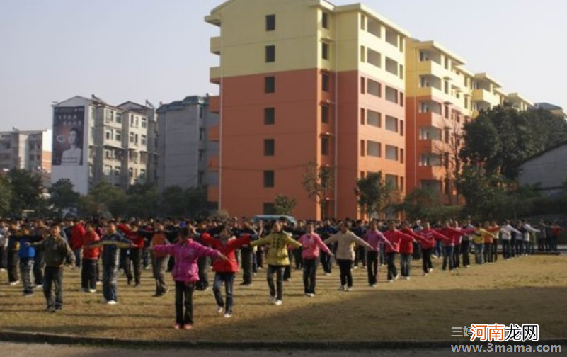 大学不再是青年学子的唯一出路