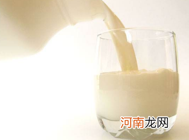 奶粉中的牛初乳和生牛乳哪个好