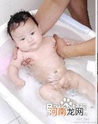 哺乳期的宝宝洗澡要点