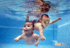 带上宝宝去游泳