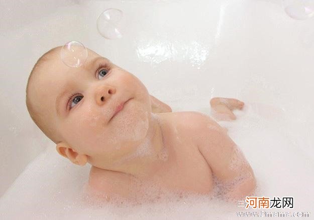 宝宝洗澡好处多 正确沐浴很重要