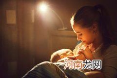 为什么积奶后奶水变黄