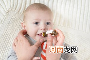 母乳是透明色的正常吗