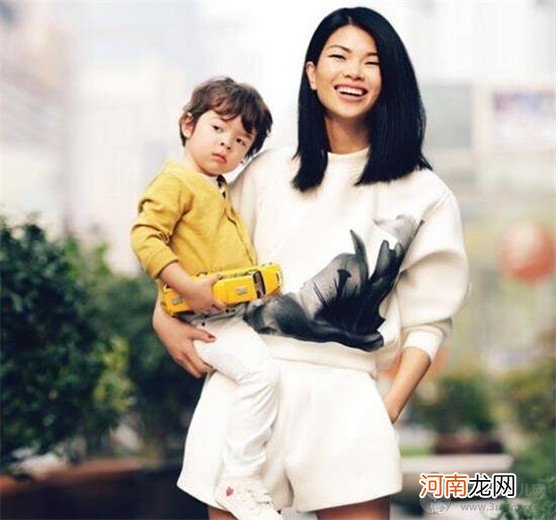吕燕轰动世界的照片老公与儿子曝光 名模吕燕老公是谁职业身份